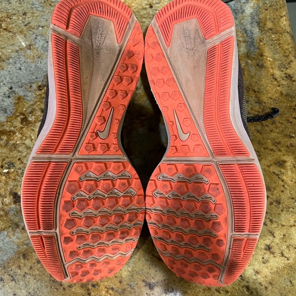 Nike Air Zoom Winflo 5 size 9 - Picture 8 of 9